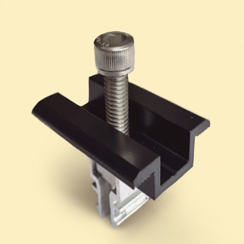 The middle clamp, adjustable to a length of 50 mm, with a click mechanism, groove, and screw, painted black.